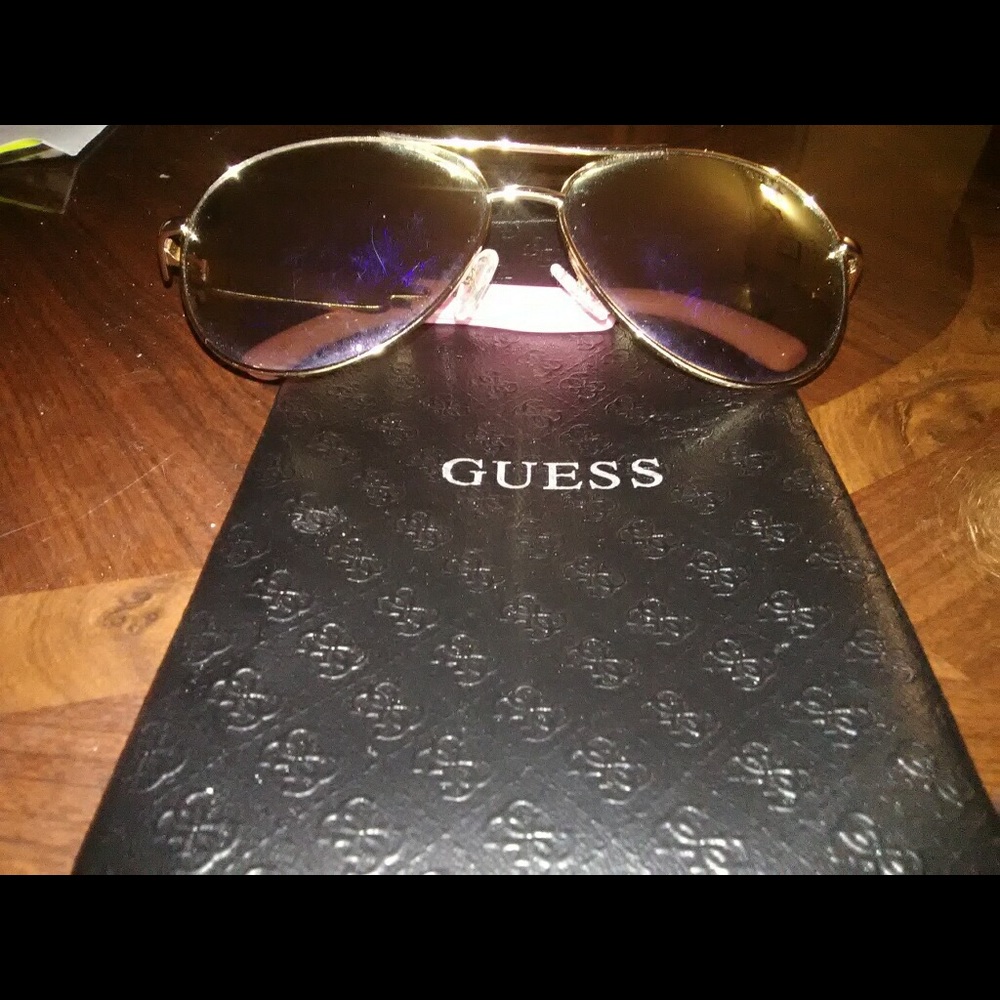 Pink Guess shades with pouch